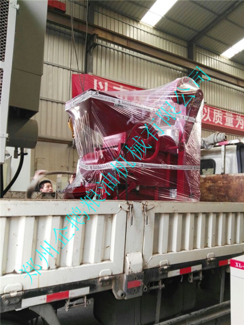 河南平頂山客戶當(dāng)場預(yù)定130型螺旋榨油機機器當(dāng)天發(fā)貨(圖3)